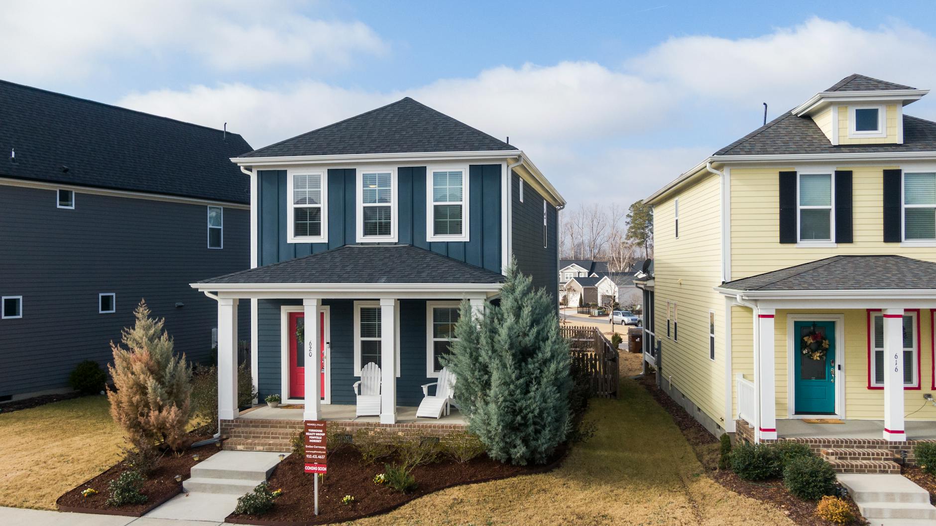 Beautiful family homes in a peaceful Wendell, NC neighborhood on a sunny day.