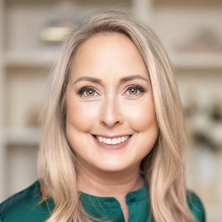 Lisa Alves, Mortgage Broker
